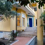 Hostal Blue Door Tirana