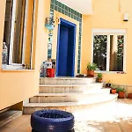 Blue Door Hostal