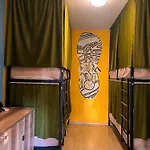 Blue Door Hostal
