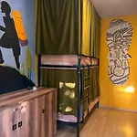 Blue Door Hostal Tirana