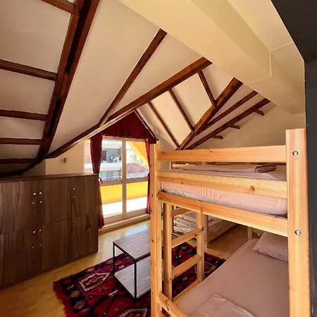 Blue Door Hostel Tirana