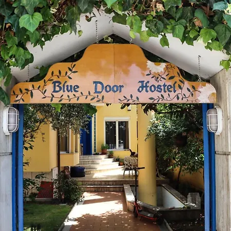 Blue Door ティラナ