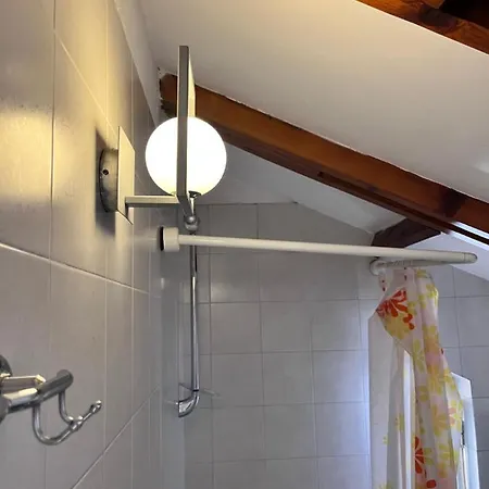 بيت شباب Blue Door