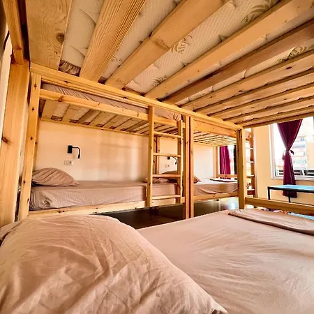 Blue Door بيت شباب *