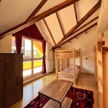 Albergue Blue Door